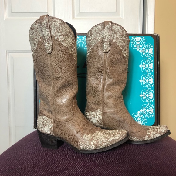 LANE Cowgirl boots with lace detail perfect for Bride! - Picture 2 of 6
